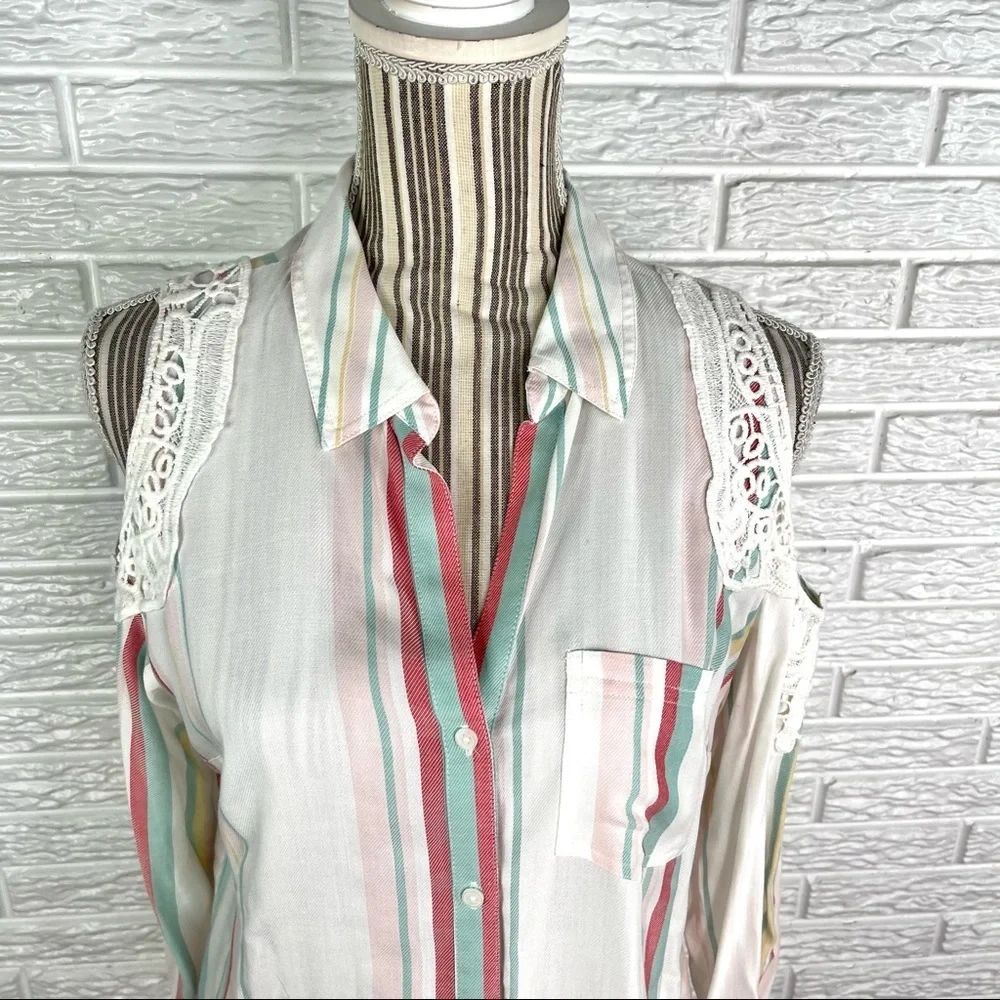 Maurices Multicolored Striped Cold Shoulder Button Up Shirt Size Medium w/ Lace - Picture 2 of 10